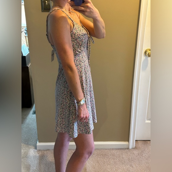 Forever 21 Floral Print Dress - Picture 3 of 9